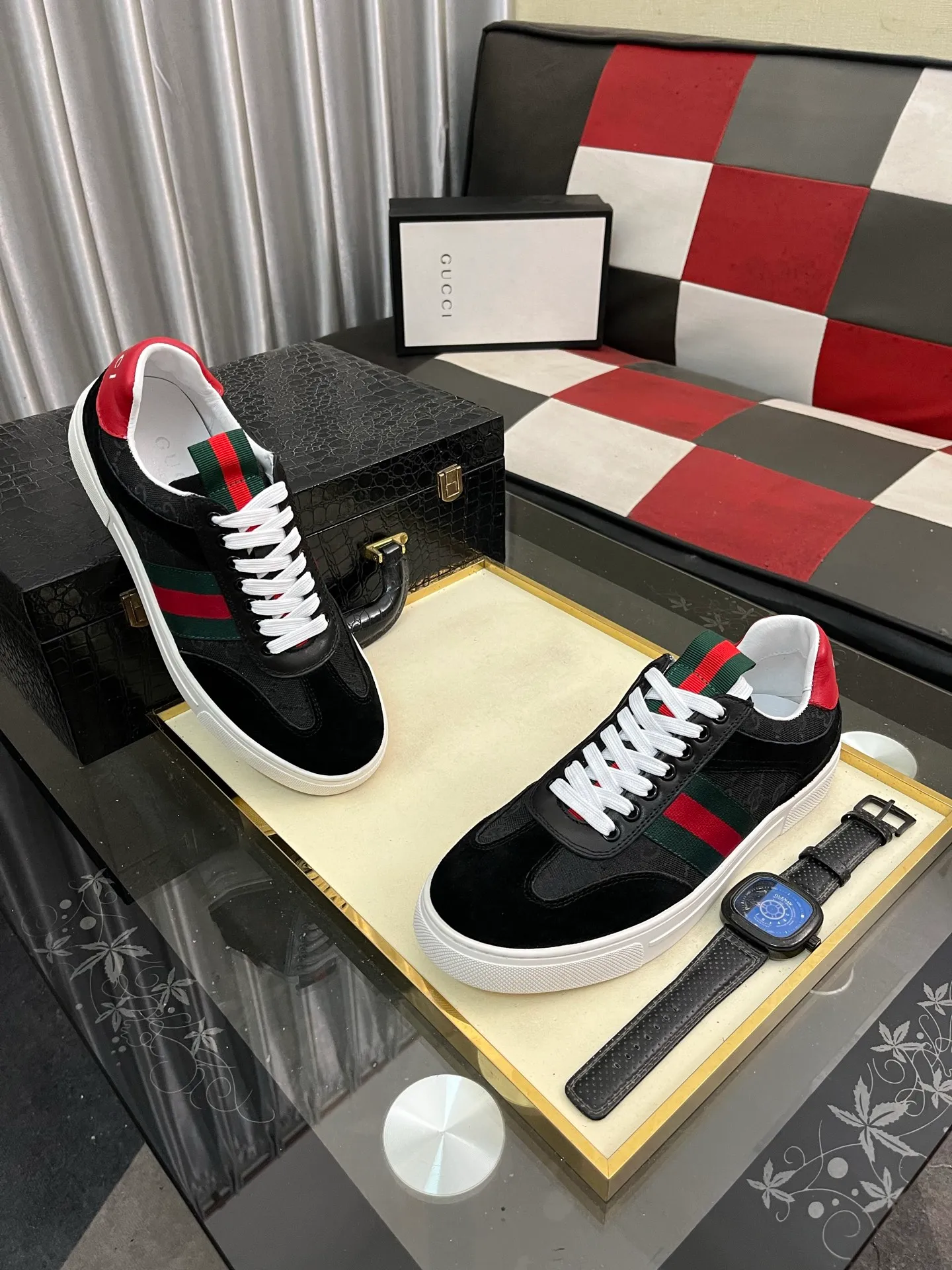 Men's Men's Shoes 💰440 ⌚️⌚️[GUCCI] Gucci men's casual shoes are absolutely popular 🔥The ultimate matching item for trendy men! The charm of super texture is irresistible, the main recommendation, the flower leather color is bright! The upper is made of high-quality brand printed fabric with cowhide, breathable leather lining and wear-resistant rubber sole, noble and elegant! Extremely comfortable🎁🎁You can be as handsome as you want💪 Available in sizes 38-44 and 5️⃣colors